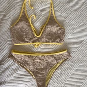 Beautiful swim from touché Colombia , I used only 1 time is beautiful brand